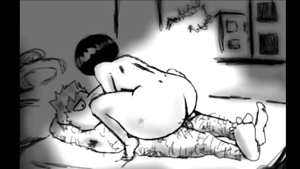 În timp ce linge capacul în poze cu flocoase poziția 69, tipul și-a întins anusul cu un dildo și apoi și-a pus penisul acolo