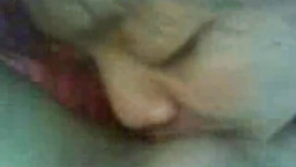 Cuplu frumos face sex în apă și cum mame flocoase